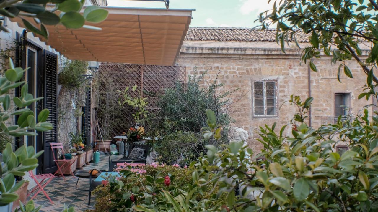 Donna Guia Suite Palermo Bagian luar foto