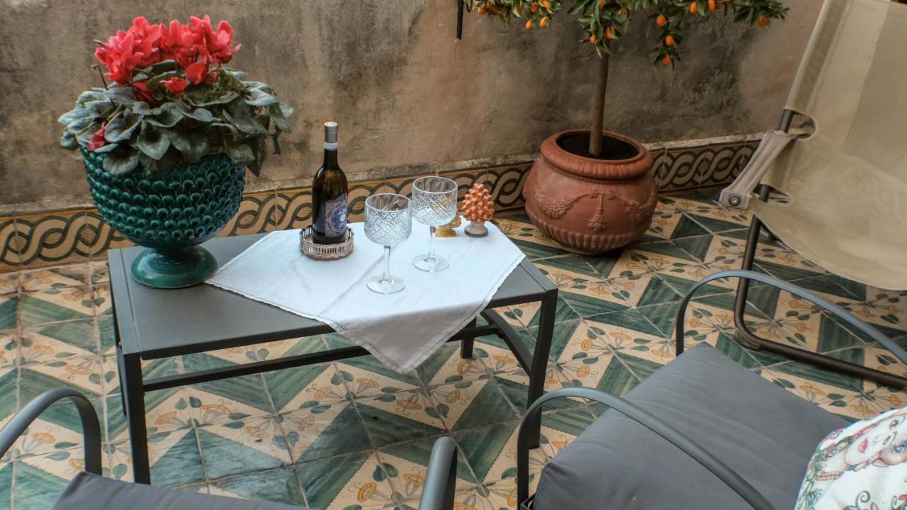 Donna Guia Suite Palermo Bagian luar foto