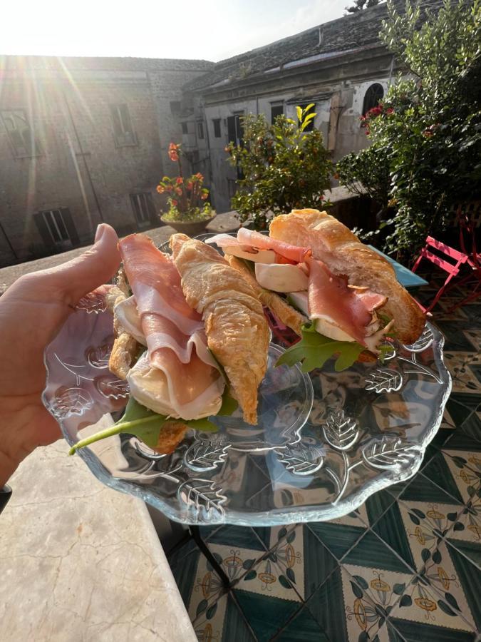 Donna Guia Suite Palermo Bagian luar foto