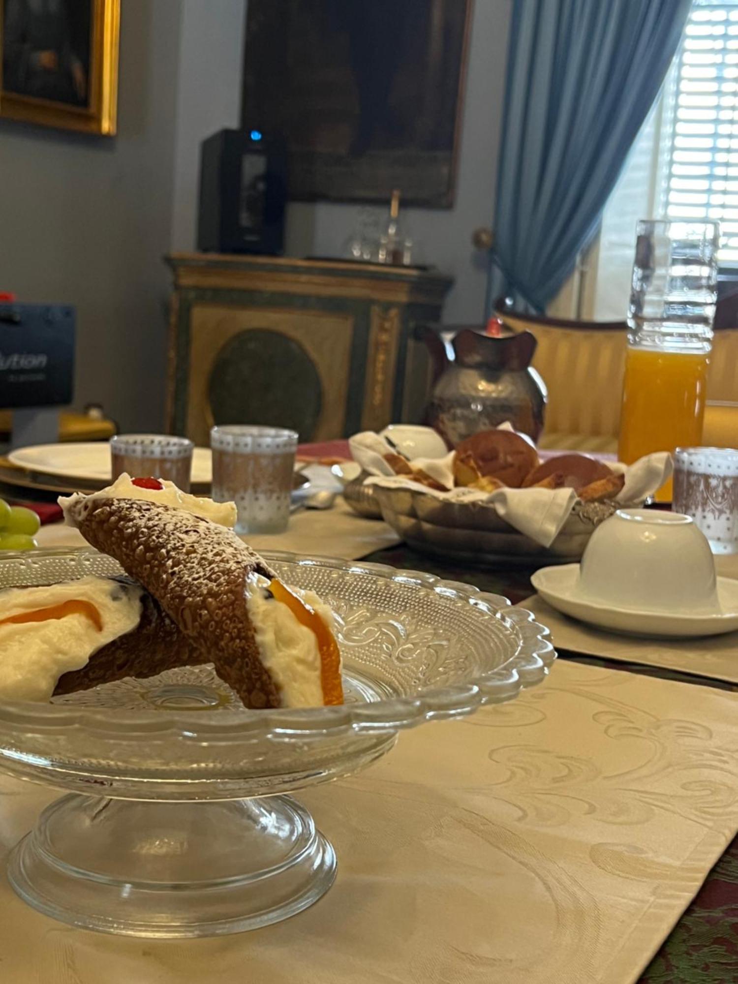 Donna Guia Suite Palermo Bagian luar foto