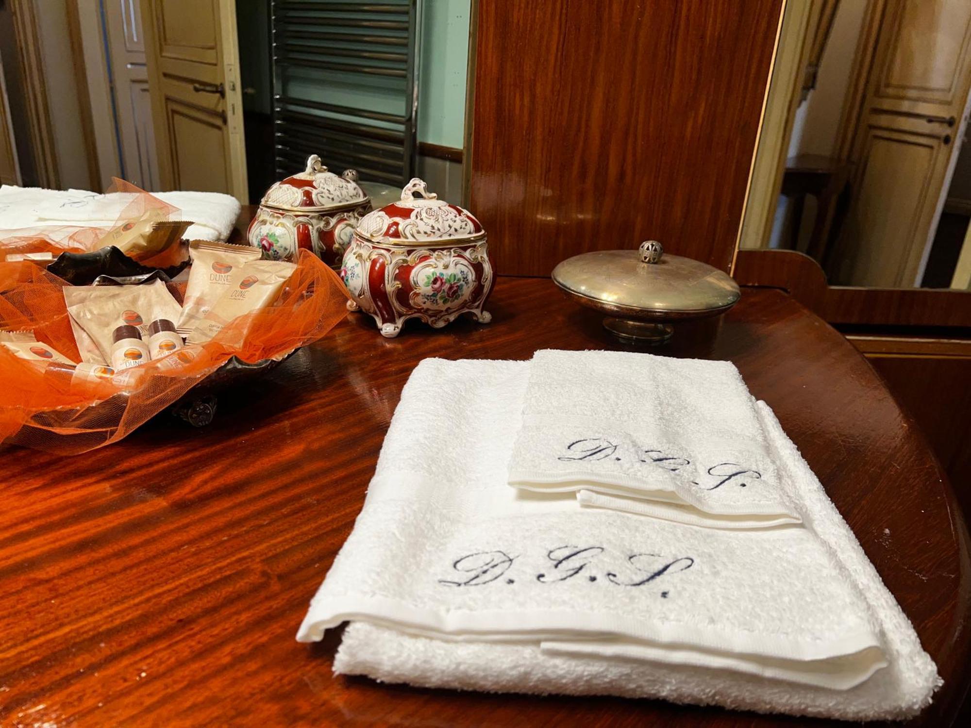 Donna Guia Suite Palermo Bagian luar foto